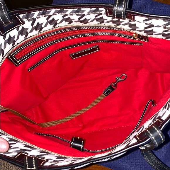 Dooney and Bourke purse - Picture 2 of 3